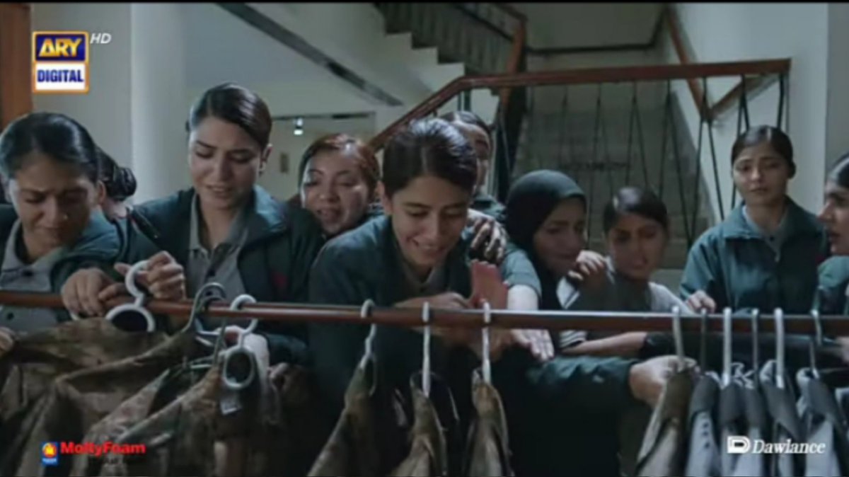 AYESHA_امجد tweet media