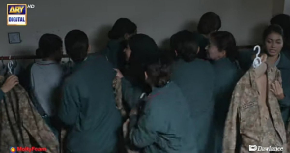 AYESHA_امجد tweet media