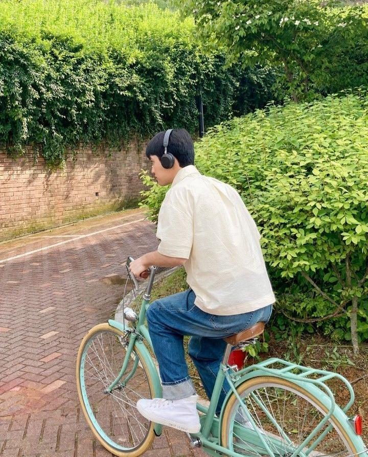 cmfortbyun's tweet photo. monte seu look + date com o exo baseado nas suas informações - a thread ♡ https://t.co/DgeKHWRKZw