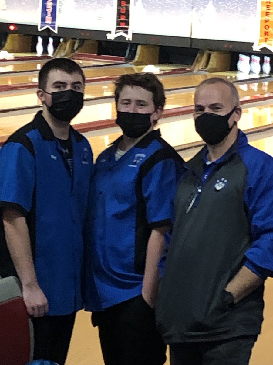 GHS_Principal85's tweet photo. P. Goulding &amp; A. Voigt &amp; Coach Z representing GHS at IHSA Sectional bowling today in S. Beloit. Half way through their quest to qualify for State-both boys bowling well. Finish strong! ⁦@GHS_ILathletics⁩ ⁦@GHSBlueCrue⁩ ⁦@Geneva304⁩ ⁦@GHSPTOInfo⁩ https://t.co/wsRfQAhPN5