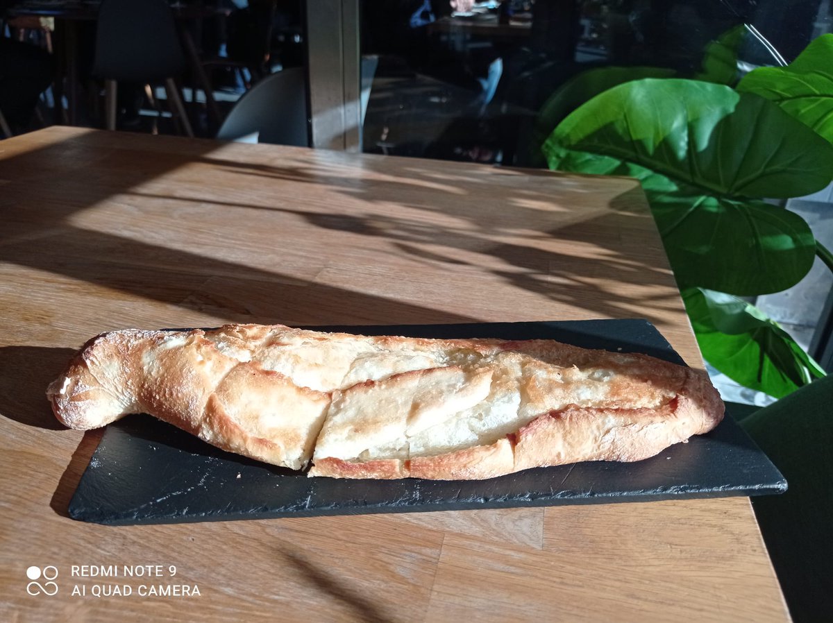 managementss's tweet photo. 🍽 ¿Se puede hacer gastronomía del siglo XXI sin dejar de ser valencianos? 
𝙤𝙛 𝙘𝙤𝙪𝙧𝙨𝙚 y si no te lo crees  
🧐👉https://t.co/YOVyTeEsrD
#RestauranteCamaleon 🙌
📍C/Albacete 18, Valencia
☎️ 963 41 42 58 

#CamaleonBar #restaurante #gastronomia #comerenvalencia #valencia https://t.co/PNzZyvhy0Z
