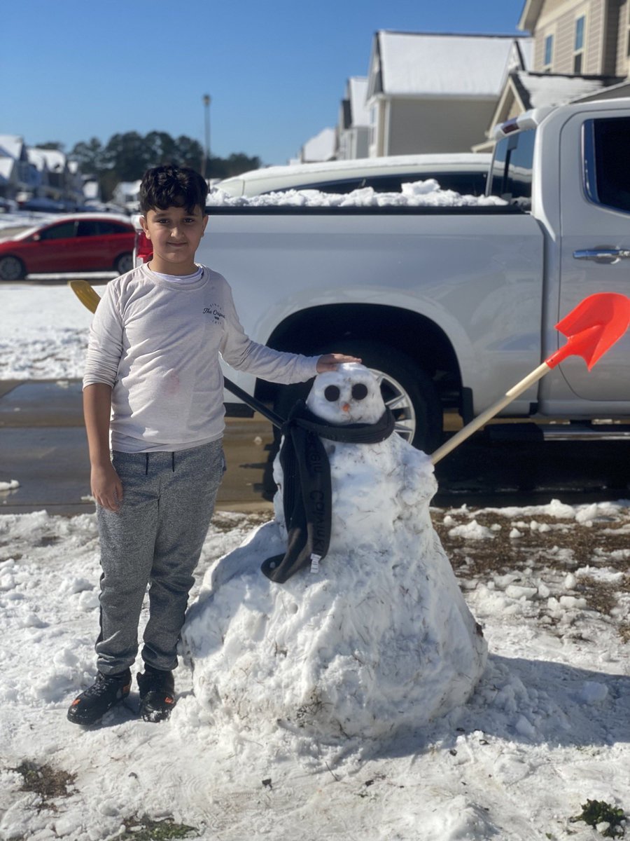 UpchurchElemen1's tweet photo. Our 5th grade students having fun in the snow. ❄️☃️@PickardsEagles #StudentsMatter https://t.co/NnnPIVaOmv