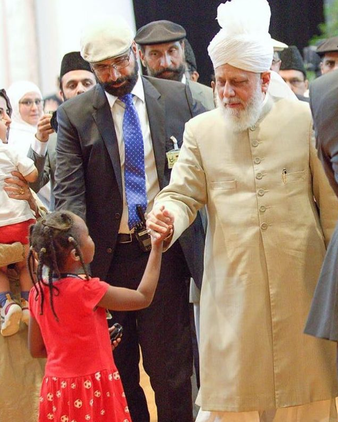 Jariullah_Adnan's tweet image. #AhmadiyyaKhilafat has been an advocate for women's rights and education through words and practice by establishing hundreds of schools in rural areas to provide accessible education for everyone.