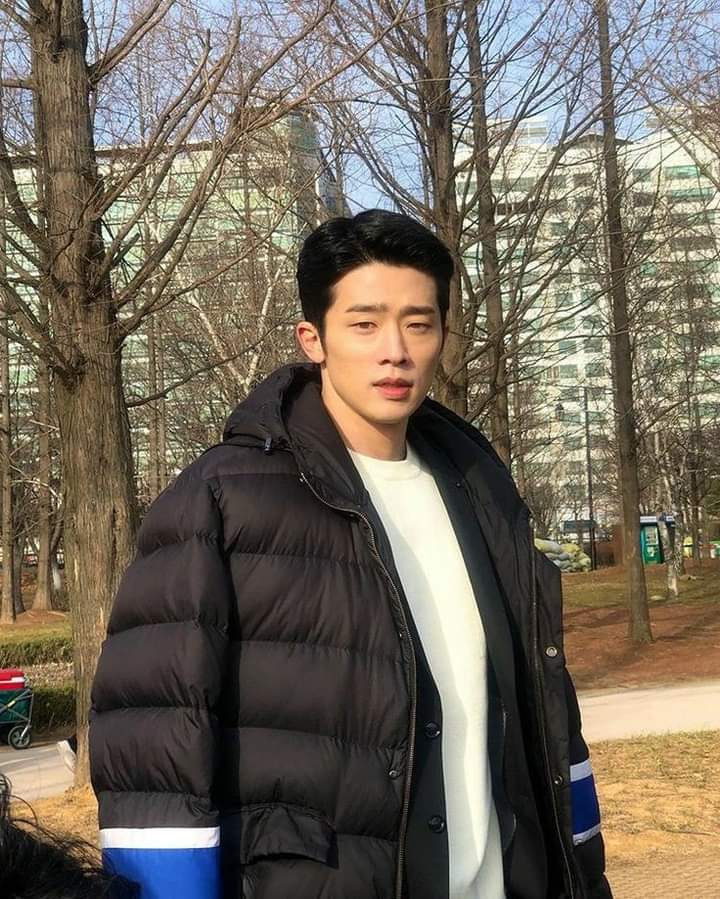 DeliciososBL's tweet photo. [🎂CUMPLEAÑOS] 22 de enero  

Feliz cumpleaños a #JangEuiSoo quién está cumpliendo 32 años 🥳

#HappyEuiSooDay 
#우리의_지금이_너라서_고마워 
#시린_겨울도_너라는_봄으로_녹아내려 
@jesoo122 #장의수 

#DeliciOsosdelBL 🐼🍰🐻 https://t.co/06SlRmUjIM