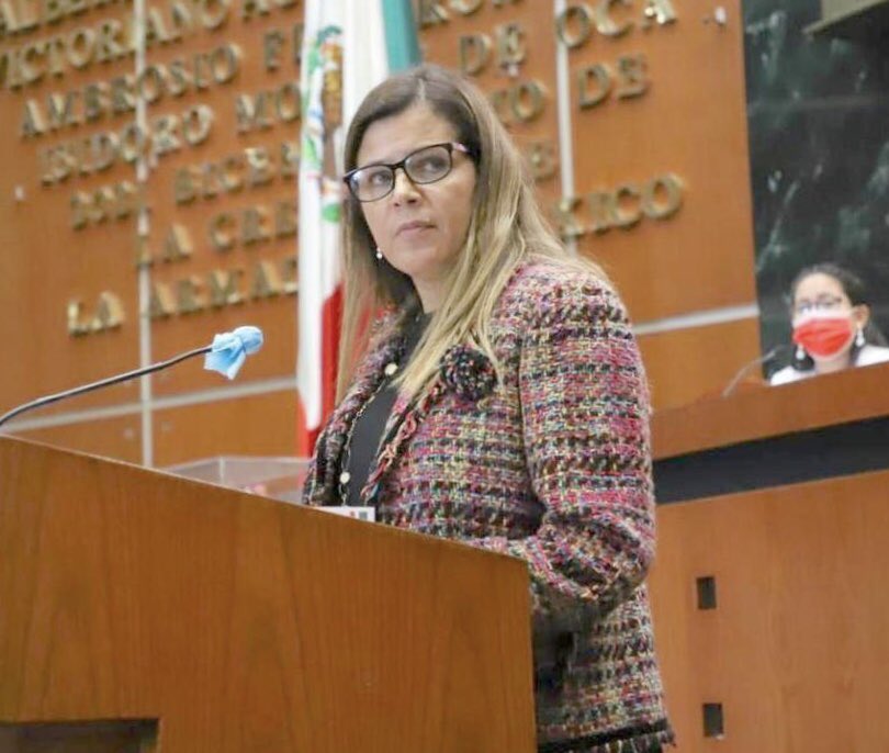 VotoCatolicoMex's tweet photo. La diputada local del PRI en el Congreso de #Guerrero, @JulietaFMarquez reitera su postura a favor de la vida: “el aborto nunca será legal porque viola el #DerechoALaVida”, asegura la valiente legisladora.
#DefendamosLaVida,#GuerreroEsProvida,#SíALaVida
https://t.co/Mf2gEKqdp0 https://t.co/AaDBsWutJv