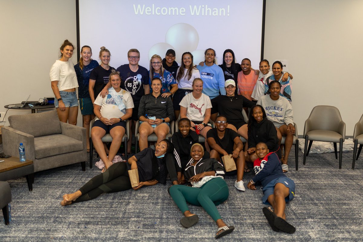 MdpMinx22's tweet photo. Our own mini 'babyshower' for Lizelle & Tanja
Welcome to the #MomentumProteas🇿🇦 Family Wihan🏏
#BabyLee
@zella15j
@TanjaCronje8
📸 @rayherbst https://t.co/C1hn4srN7P