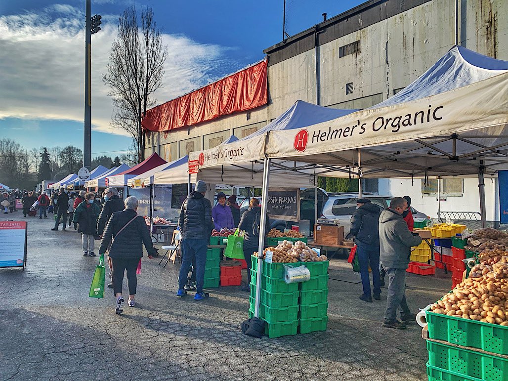 Yay! Sun’s out at the Vancouver Farmer’s Market at Riley Park. What a great way to spend some time outdoors safely shopping for local deliciousness.