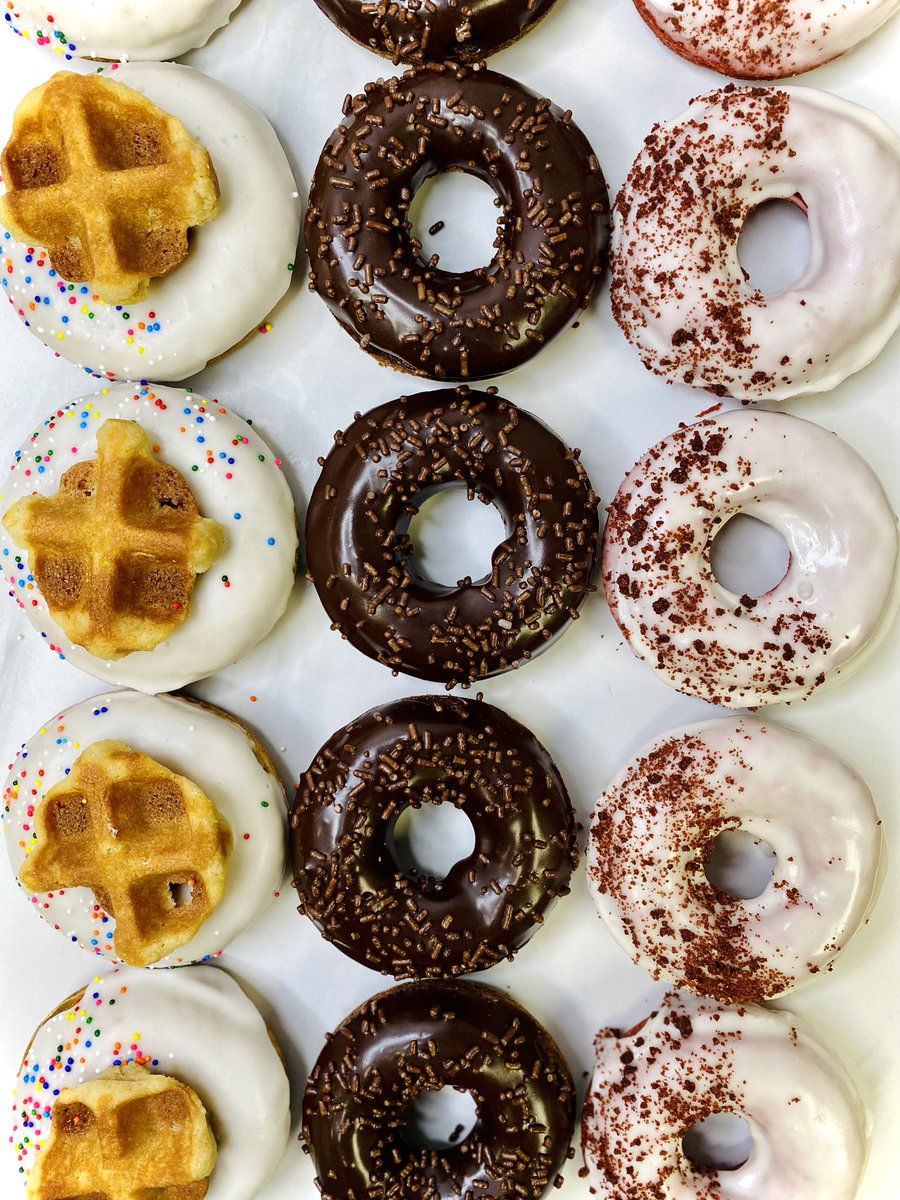 Chef_JaySweets's tweet photo. These Cake Donuts represent how my thought 💭 process works. I go beyond breaking culinary standard recipes and get creative with no limits. 

My favorite is the Waffle Batter with a Belgian Waffle 🧇 Cookie! 🤤

They can be ordered at https://t.co/5zbMXvhmII
#baking #donut https://t.co/nOWRgNA12v