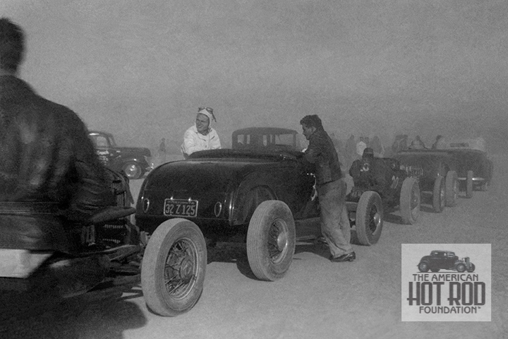 AmerHotRodFdn's tweet photo. PHOTO OF THE DAY
𝚂𝚊𝚝𝚞𝚛𝚍𝚊𝚢, 𝙹𝚊𝚗 𝟸𝟸, 𝟸𝟶𝟸𝟸
A "nice clear sunny day" at #Muroc in '41! The only car we can make out is the number 20 flathead powered Roadster of Uechi Matsuo. On the left, you can see the nose of Vic Edelbrock’s Shop Truck. (LWJ_057) https://t.co/vXNgbApUj1