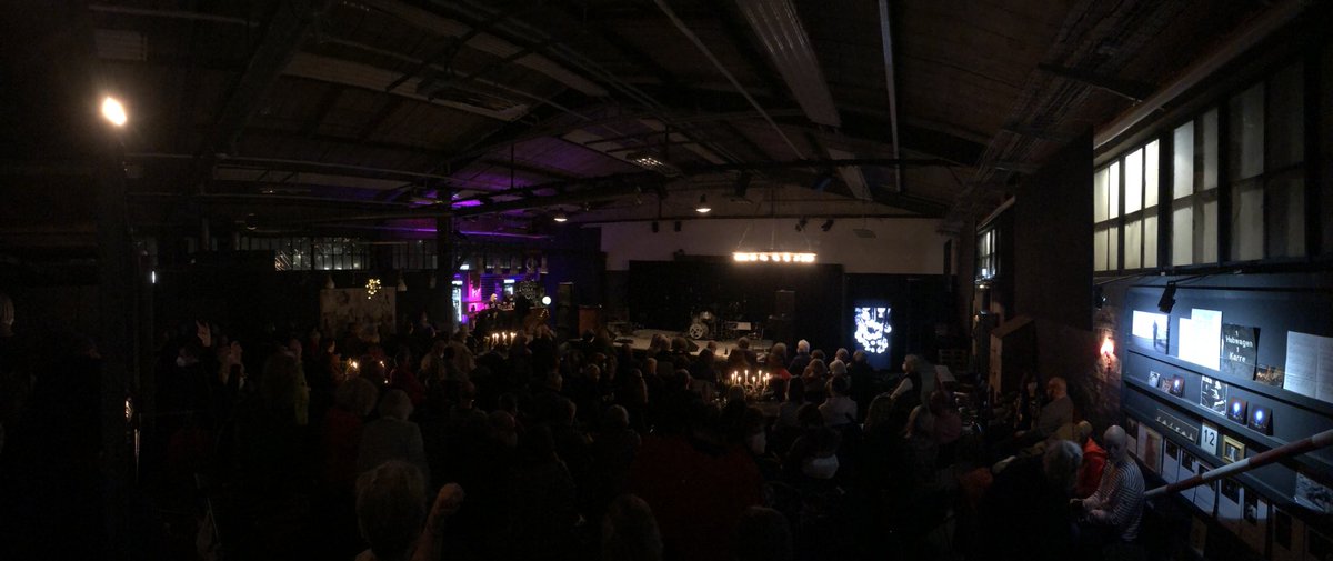chronohh's tweet photo. #Halle424 now mit #EdiNulz im Oberhafen Hamburg https://t.co/TY2kDdgDBu