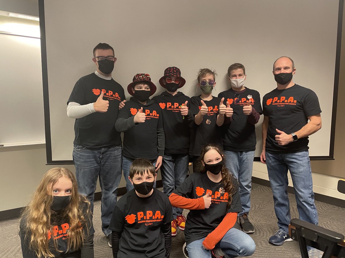 JesseGea's tweet photo. Prairie Point FLL team Package Protection Agency ready for State. #FLLiastate #Pointcares https://t.co/zxx6XqMPxB
