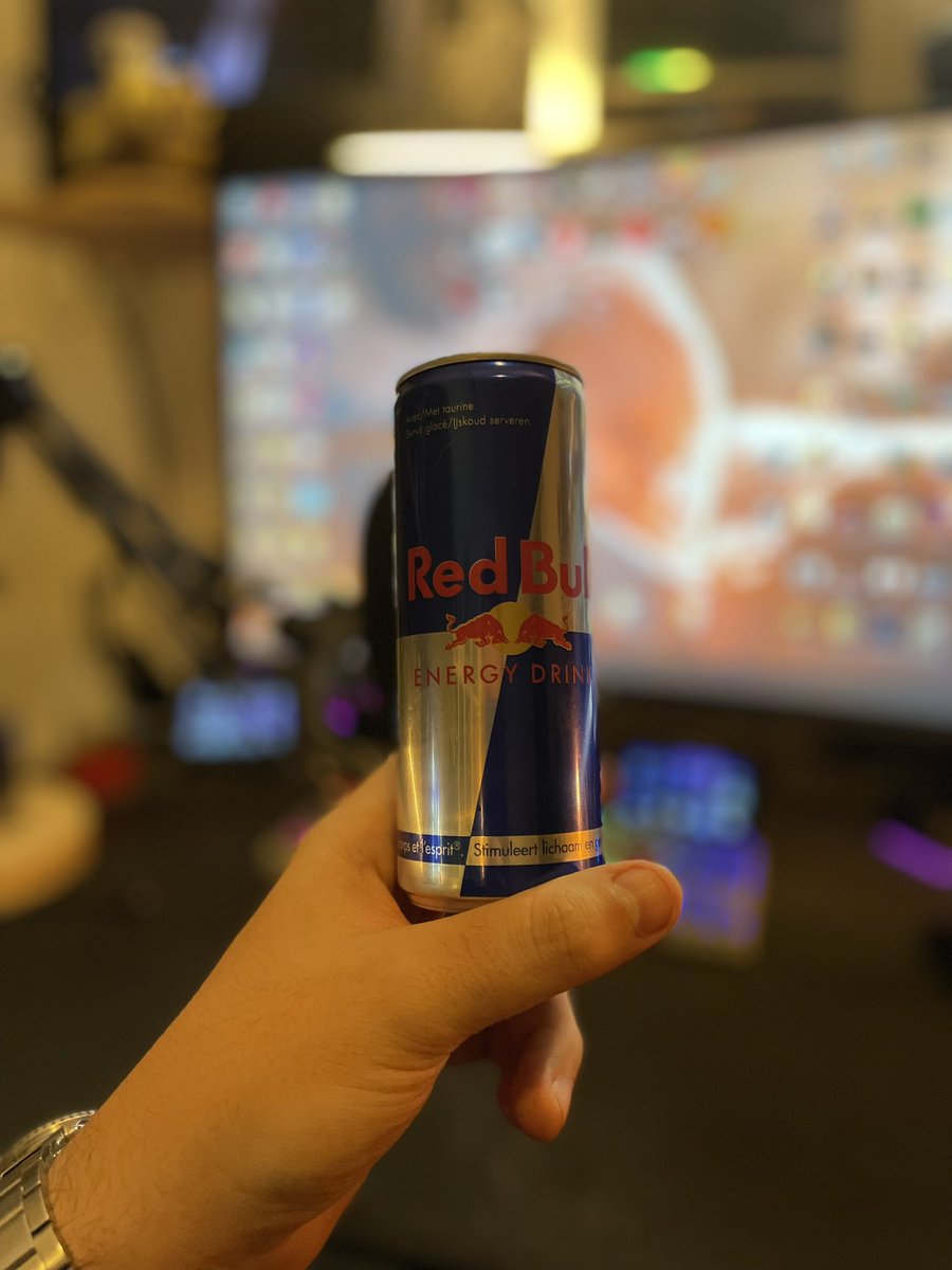 jNoxxx's tweet photo. 2022 heeft voor mij al een zalig begin. @RedBullBe en ik hebben veel op de planning. Vanaf nu ga ik trots het stiertje vertegenwoordigen, met een coole visie die we samen rond gaming in Vlaanderen hebben. Soon meer. Dikke SO naar hun ^_^
@redbullgaming https://t.co/dPeMooPDvs