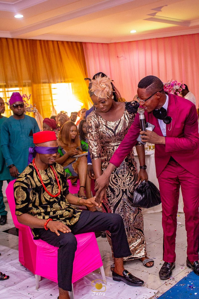 I once heard someone says weddings are scripted..

Well, I strongly believe he or she is yet to attend a wedding anchored by a professional. 

Pictures don't lie, these are some of the memories I create as an MC. 
#ELEVEN10thWin #Ashawo #weddingseason #weddinginspiration