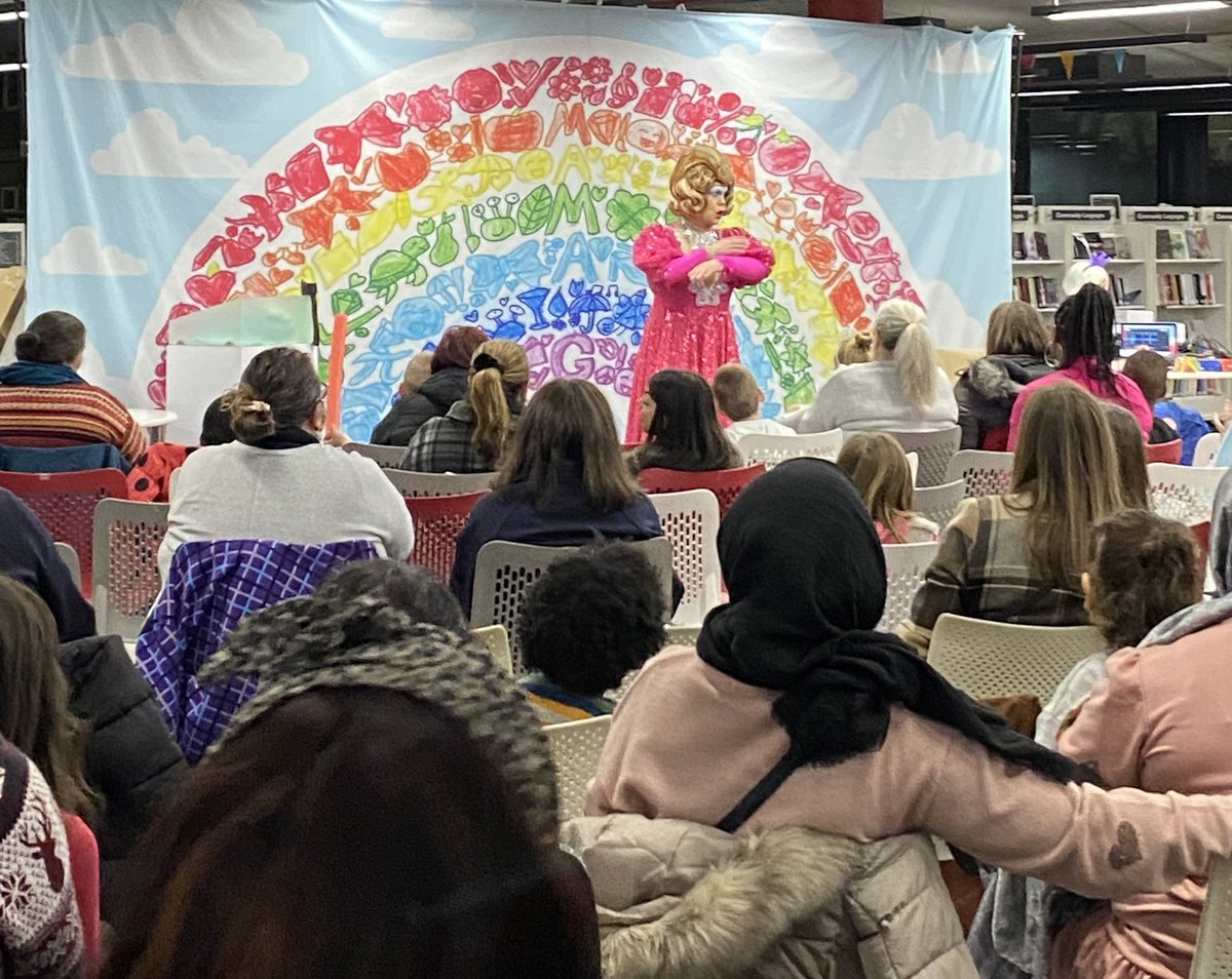 GreenwichLibs's tweet photo. Here’s some pics from @PetitePantos wonderful Pantomime ‘Little Red Riding Hood’, hosted at #WoolwichLibrary 🌈 We’re all having a great time (Oh yes we are!) 🥳 All proceeds made tonight are being donated to @Better_UK’s official charity @CR_UK! @Royal_Greenwich #LoveYourLibrary https://t.co/Vpg09Pfo8G