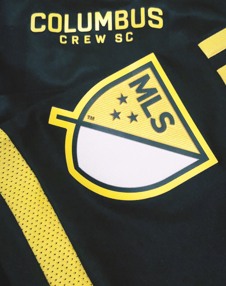 JohnRob2310's tweet image. For me there’s just something about @MLS Shirts, so I’ve added another to the collection.. 😍

Columbus Crew ⚫️🟡

Lovely Shirt with a great design, colourway &amp;amp; small details including one on back of badge. 🔥 

Superb service &amp;amp; next day delivery from @YoTobyShirts 🤝

⚫️🟡⚫️🟡⚫️