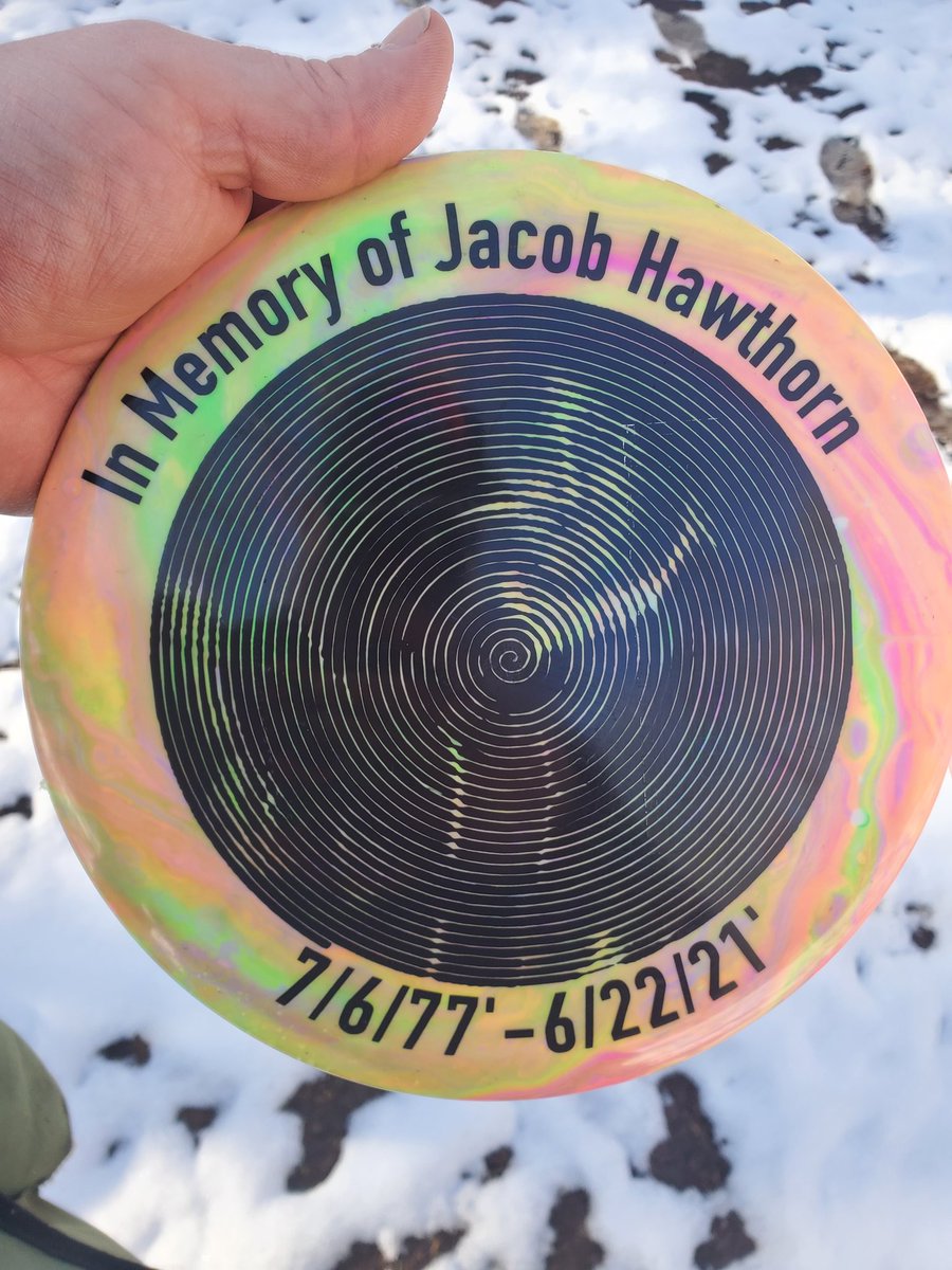 stu_discus's tweet photo. Lost a disc golf buddy last year and I swore I would make a memorial disc in his honor. This is what I came up with..

I hope the DG community will help me honor his life..

Made sure to pour a little out and left it in the chains on 18..

@jakesDisc 

RIP Jake https://t.co/IhB6AFciS0