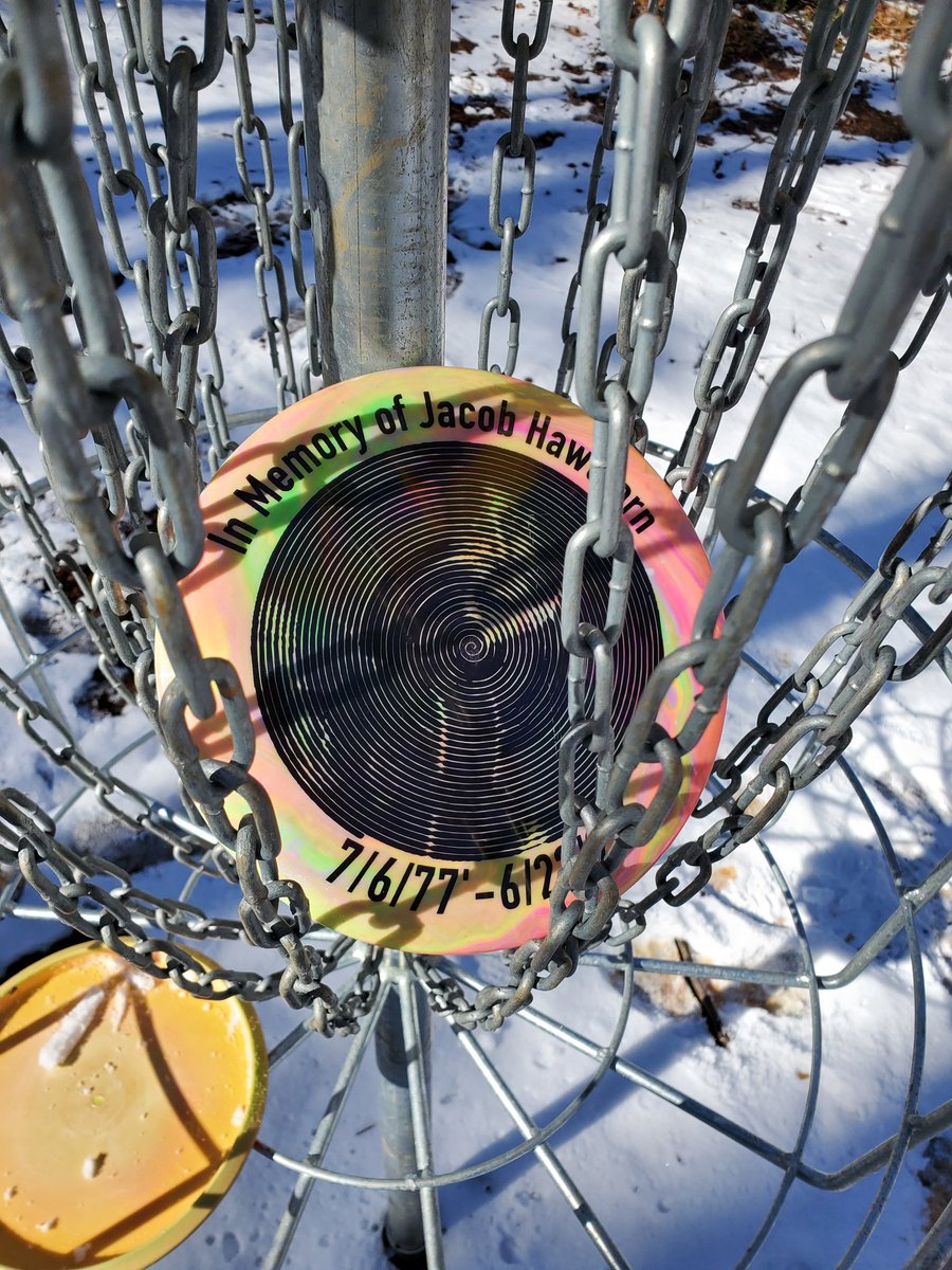 stu_discus's tweet photo. Lost a disc golf buddy last year and I swore I would make a memorial disc in his honor. This is what I came up with..

I hope the DG community will help me honor his life..

Made sure to pour a little out and left it in the chains on 18..

@jakesDisc 

RIP Jake https://t.co/IhB6AFciS0