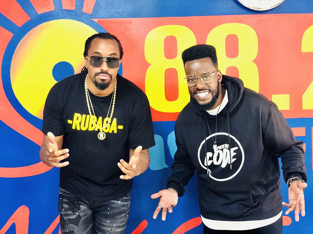 TimothyCODE's tweet photo. First Guest on #CelebSelect for 2022 : @naviomusic . I caught up with the East Lord, fresh off his latest release, RAHA. We spoke about Concerts making a Comeback to the Mentorship Role he has been playing in UG Hip Hop
#CROWNBoyExclusives
#SanyuFMHitsSelector https://t.co/Vz6mfyNjoU