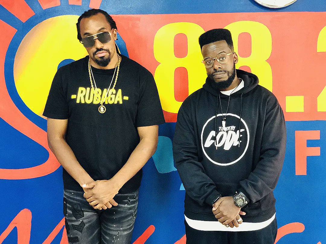 TimothyCODE's tweet photo. First Guest on #CelebSelect for 2022 : @naviomusic . I caught up with the East Lord, fresh off his latest release, RAHA. We spoke about Concerts making a Comeback to the Mentorship Role he has been playing in UG Hip Hop
#CROWNBoyExclusives
#SanyuFMHitsSelector https://t.co/Vz6mfyNjoU