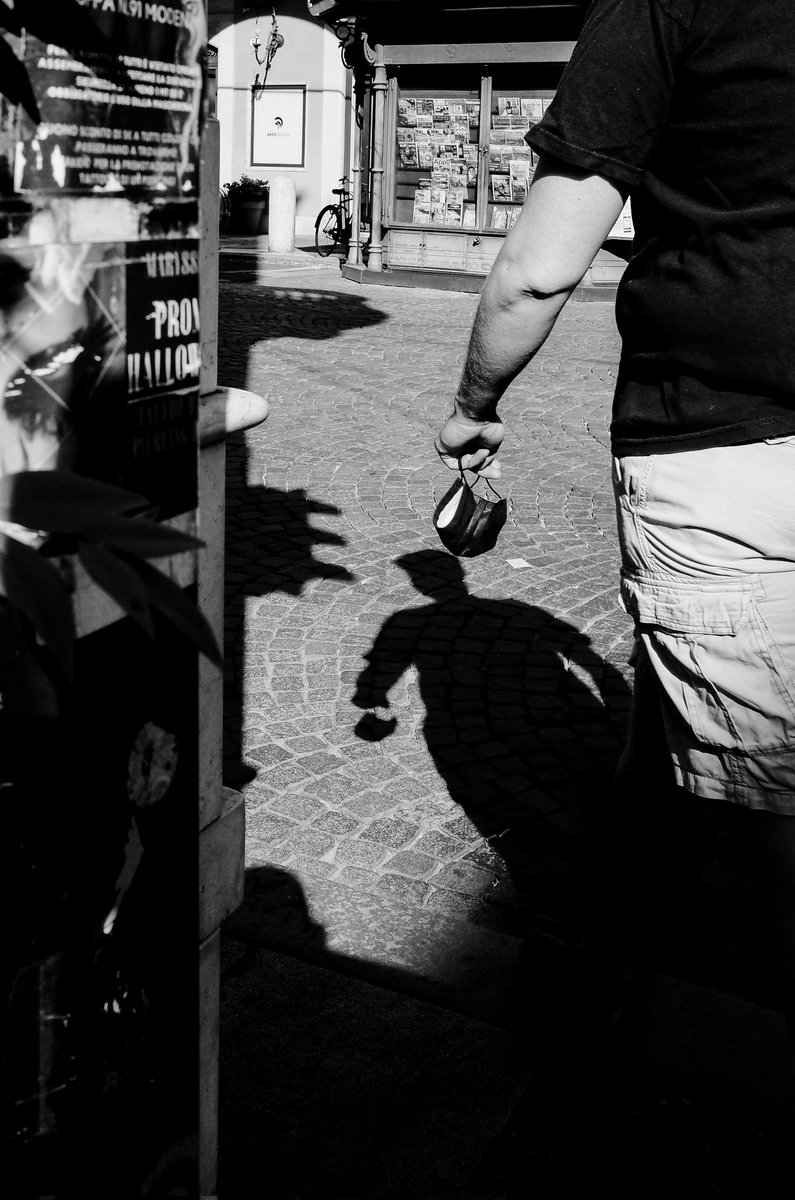 What Street Photography? I was just standing on the same spot fishing! with my camera.
#modena #streetphotography #fishing #blackandwhitephotography #ricohGR