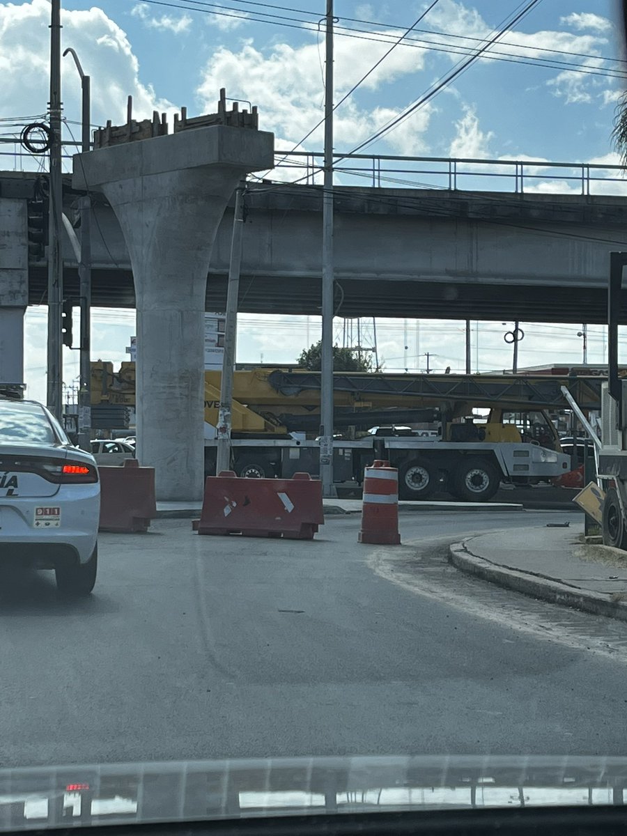 Alejandro_GlezM's tweet photo. @MartinOrozcoAgs ¿Así entregan las obras? https://t.co/R9JEt0eaxj