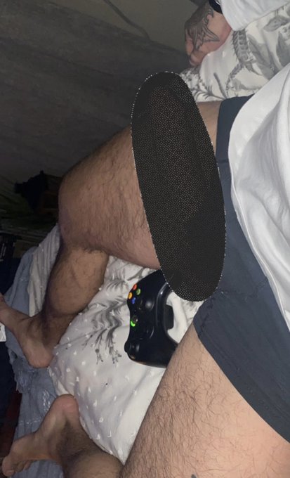 Who&rsquo;s tryin play with my joystick https://t.co/rzaiC9BSdq https://t.co/mmM13hSIEb