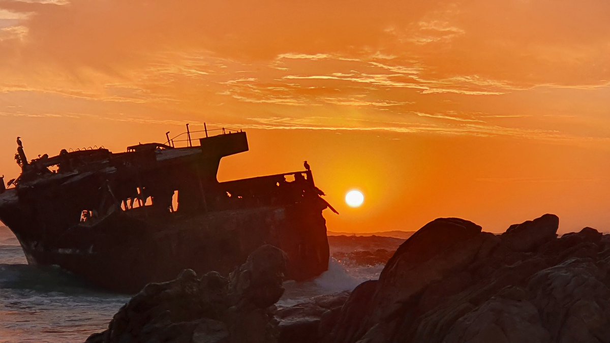 Voetspore_SA's tweet photo. Ek het sommer gou die videotjie geneem  https://t.co/3lqXPNiJlk vir die wat na Agulhas, die suidste punt van Suid Afrika, verlang. https://t.co/9IaiYiXTbe