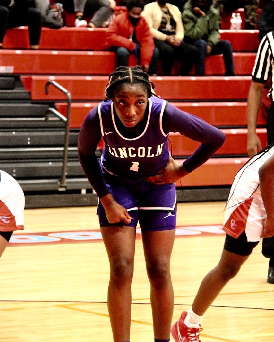 Damiiahoops_'s tweet photo. #tigertuff 🐯💜💜💜💜 5-0 https://t.co/BO09XzxcYS