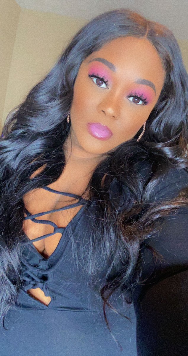 CrownMeTiara88's tweet photo. I know I’m late but I was lit yesterday #bigfinefriday #bigfinetwitter #30PlusTwitter #TheMatteBook https://t.co/bCu0yZbLdu
