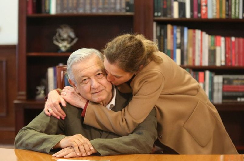 SinLinea_Mx's tweet photo. Lo más bonito que verás hoy 🥰
#FuerzaPresidente https://t.co/L8eonPPCt2