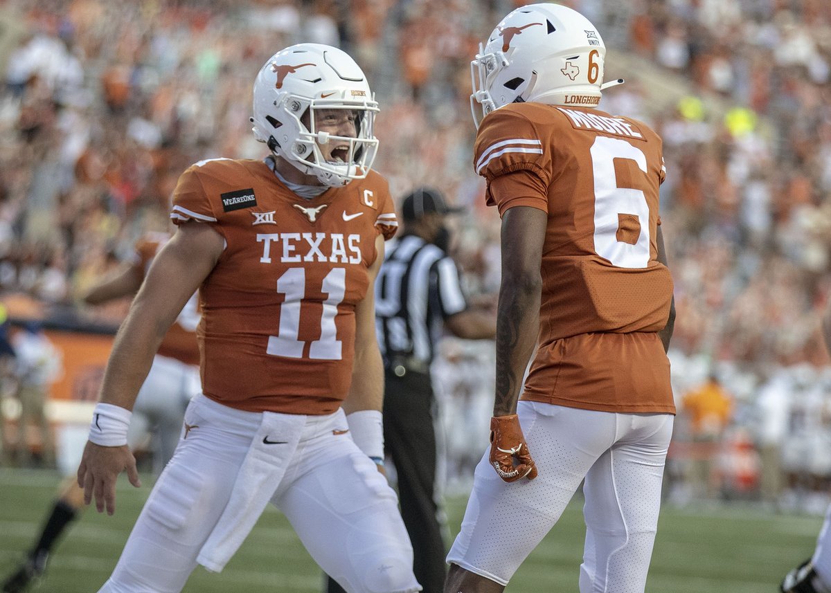 #AGTG After a Great talk with <a href="/CoachSark/">Steve Sarkisian</a> <a href="/KJJFlood/">Kyle Flood</a>, I'm extremely honored to receive an Offer from the University of Texas!
<a href="/RecruitVandyFB/">Vandegrift HS Football Recruiting 🐍</a> @HamiltonESPN <a href="/TexasFootball/">Texas Football</a> <a href="/samspiegs/">Sam Spiegelman</a> <a href="/Perroni247/">Brian Perroni</a> <a href="/CKennedy247/">Collin Kennedy</a>