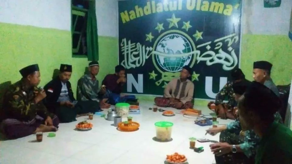 DwiNurcahyonoDN's tweet photo. Rutinan Majelis Dzikir Dan Sholawat Rijalul Ansor Pimpinan Ranting GP Ansor Sendang, Donorojo, Pacitan, 
yang dihadiri oleh ketua PC MDS Rijalul Ansor Pacitan, Gus Malikul Ruhil Adzim.

22/01/2022
.
#kitainisama
#AnsorBanserPacitan https://t.co/n4MZr3aN0X https://t.co/dg7jxtC5VV