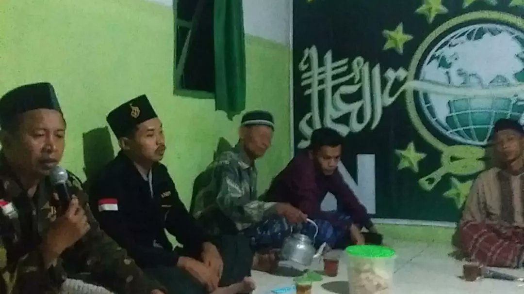 DwiNurcahyonoDN's tweet photo. Rutinan Majelis Dzikir Dan Sholawat Rijalul Ansor Pimpinan Ranting GP Ansor Sendang, Donorojo, Pacitan, 
yang dihadiri oleh ketua PC MDS Rijalul Ansor Pacitan, Gus Malikul Ruhil Adzim.

22/01/2022
.
#kitainisama
#AnsorBanserPacitan https://t.co/n4MZr3aN0X https://t.co/dg7jxtC5VV
