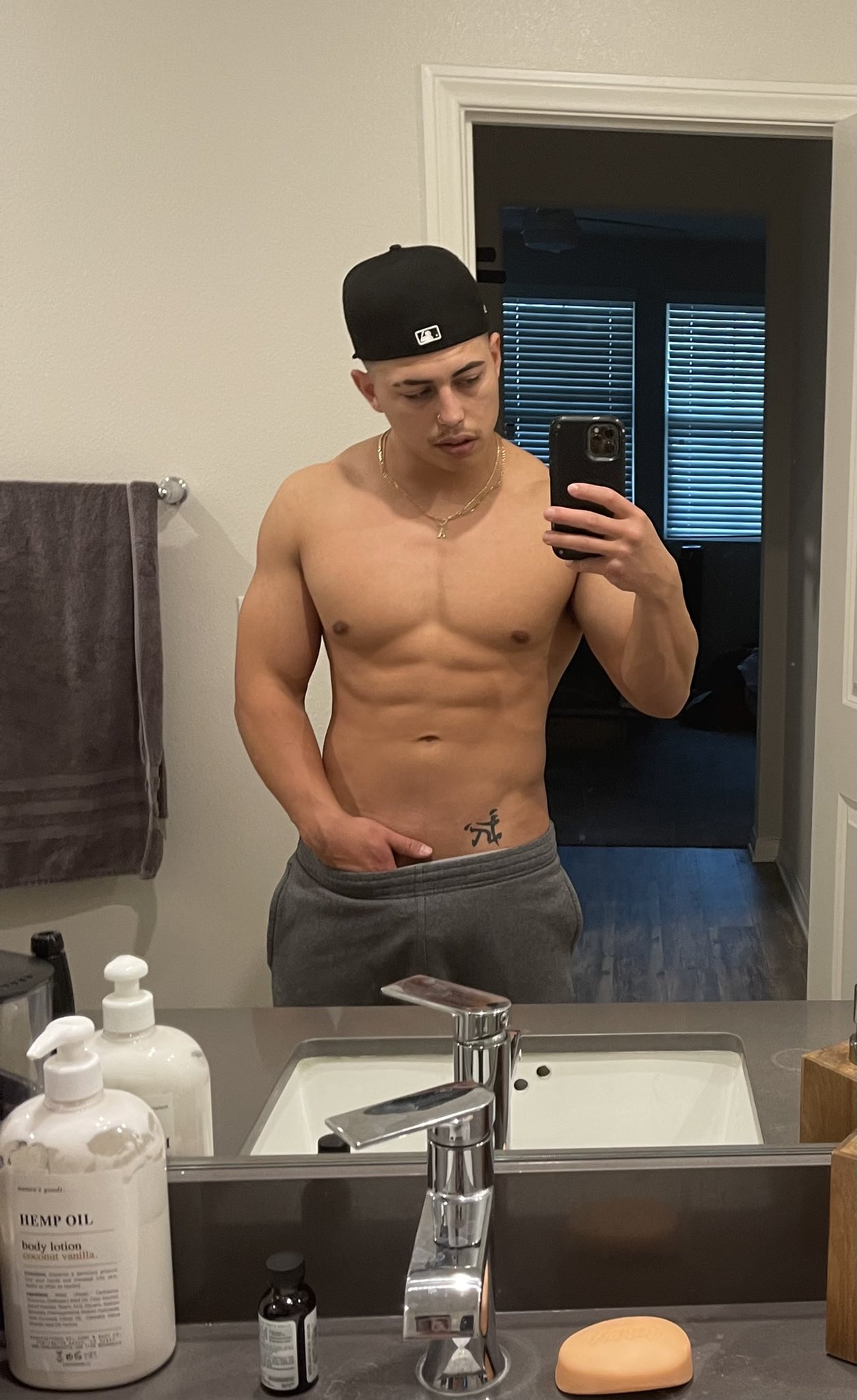 adriansal on Twitter: "this shit mad comfortable https://t.co