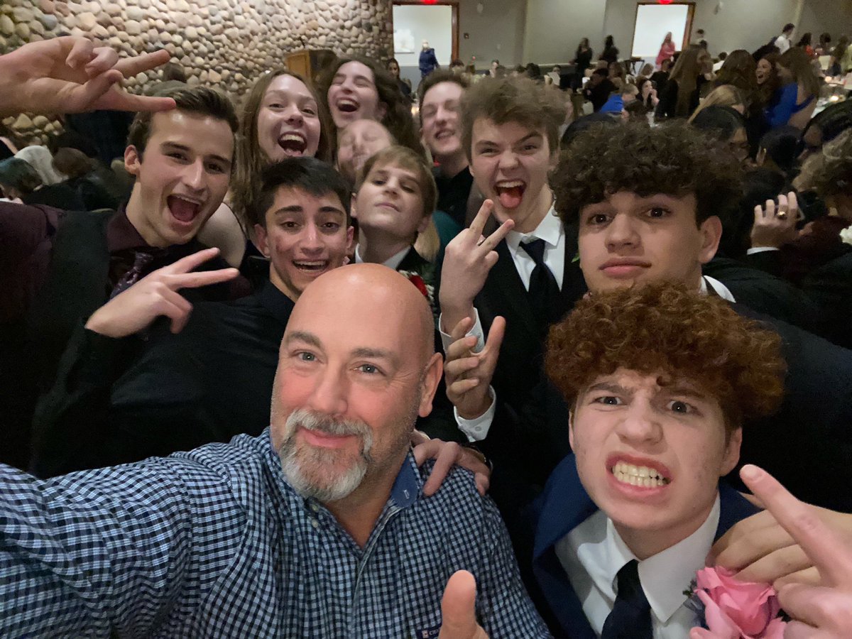 BobFuchs6's tweet image. Senior Ball tonight!  Congratulations class of 2022