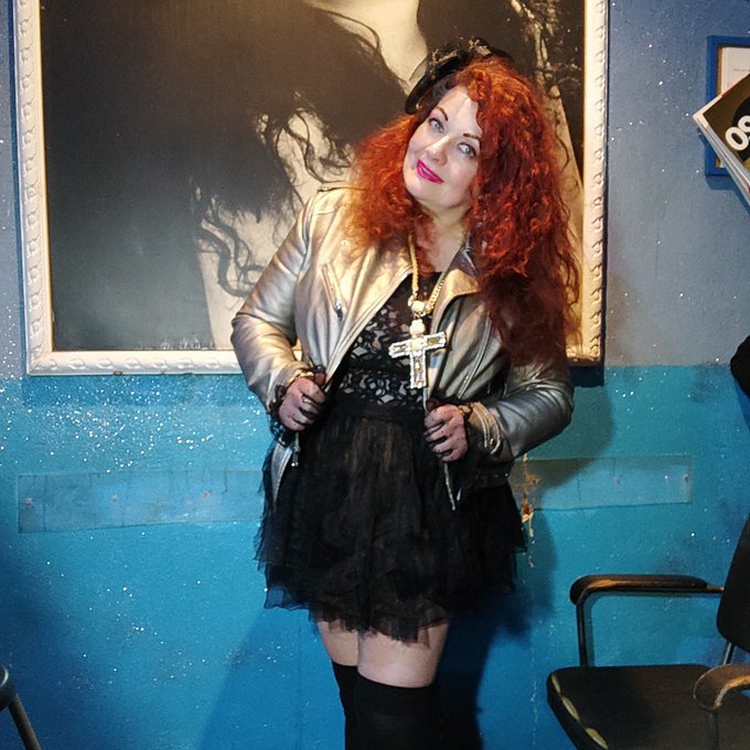 Serata anni 80 a @ilmondodiatlantisclub_official .   https://t.co/wTXZjUBbQu  #anni80 #look #tulle #fiocco<a class="tags" target="_blank" title="On Twitter" href="/?out=eyJ0eXAiOiJKV1QiLCJhbGciOiJIUzUxMiJ9.eyJpYXQiOjE3MjE4Nzg3ODgsImlzcyI6InR3cG9ybnN0YXJzLmNvbSIsIm5iZiI6MTcyMTg3ODc4OCwiZXhwIjoxNzUzNDE0Nzg4LCJyZWRpcmVjdF91cmwiOiJodHRwczovL3R3aXR0ZXIuY29tL2lsbW9uZG9kaWF0bGFudGlzY2x1Yl9vZmZpY2lhbCJ9.nkeRb-gi90SZiRIf3MnEjlcW3FzbcodFoWYv2SlZflcJmAtyrTOwKGM3IWNKLNZvSBAVDC1dDzJ7Y41PdLgKbw">@ilmondodiatlantisclub_official</a><a href="/tag/black"class="tags"><span>#black</span></a><a href="/tag/stockings"class="tags"><span>#stockings</span></a><a href="/tag/look"class="tags"><span>#look</span></a><a href="/tag/skirt"class="tags"><span>#skirt</span></a><a href="/tag/gold"class="tags"><span>#gold</span></a><a href="/tag/rouge"class="tags"><span>#rouge</span></a><a href="/tag/nail"class="tags"><span>#nail</span></a>