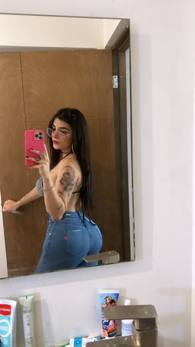 Qu&eacute; tal de fr&iacute;o? 🔥🥶 https://t.co/UgnOD360ND<a href="/tag/anime"class="tags"><span>#anime</span></a><a href="/tag/miku"class="tags"><span>#miku</span></a><a href="/tag/karelyruiz"class="tags"><span>#karelyruiz</span></a>