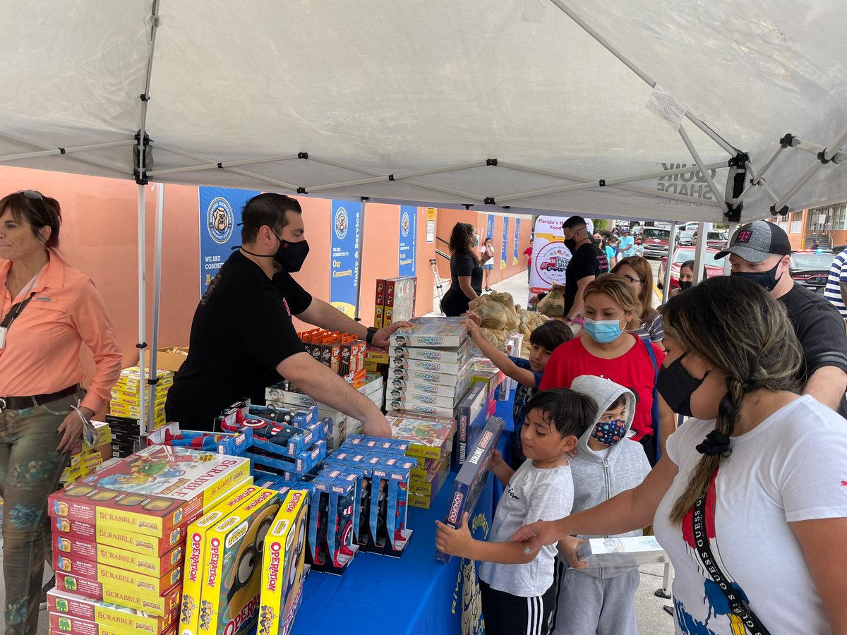 Matt Jones (@mjnfla) on Twitter photo Shout-out to the Miami Spartan team with our Loaylty & TFB support today for coming thru to help give out toys, food, gift cards and tacos to over 500 people in Miami today at Riverside Elementary in Little Havana. We partnered with <a href="/N4Neighbors/">Neighbors 4 Neighbors</a> <a href="/MDCPS/">Miami-Dade Schools</a> <a href="/MiamiDadePD/">john</a> <a href="/tiagostacos/">Tiagos🌮Tacos</a> Shout-out to the Miami Spartan team with our Loaylty & TFB support today for coming thru to help give out toys, food, gift cards and tacos to over 500 people in Miami today at Riverside Elementary in Little Havana. We partnered with <a href="/N4Neighbors/">Neighbors 4 Neighbors</a> <a href="/MDCPS/">Miami-Dade Schools</a> <a href="/MiamiDadePD/">john</a> <a href="/tiagostacos/">Tiagos🌮Tacos</a>