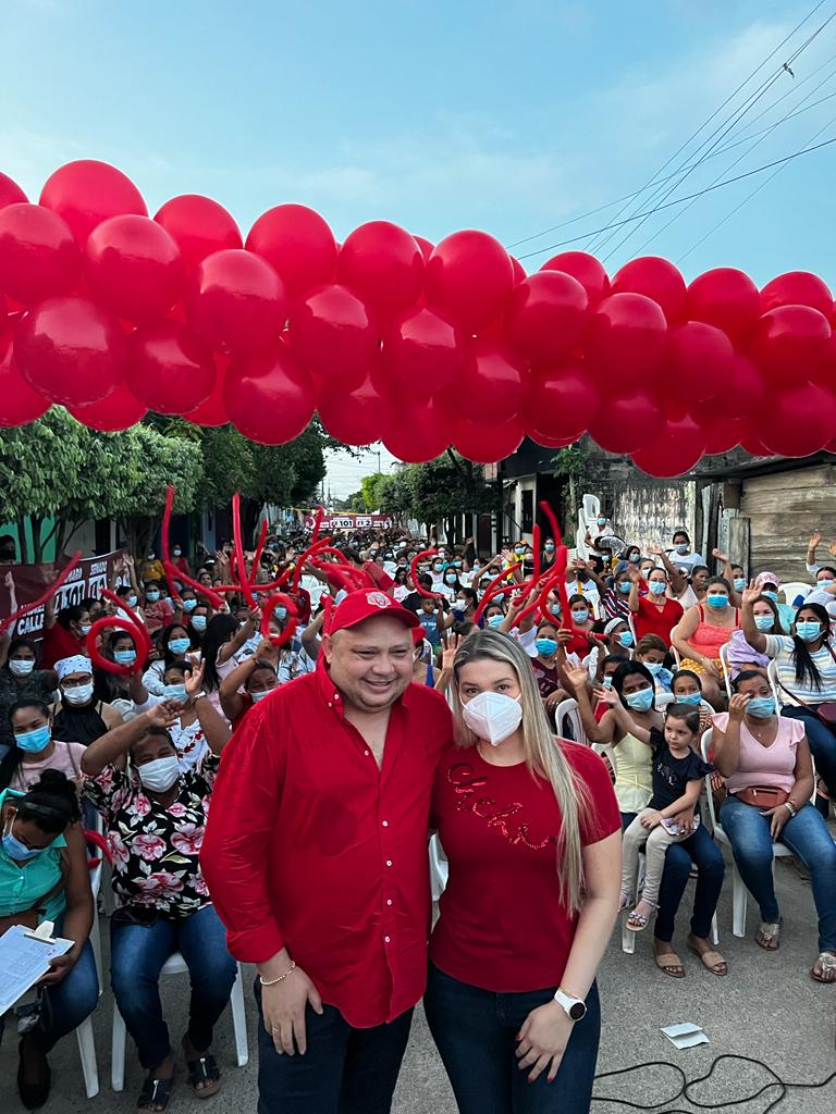 papi muskus (@diegopanzenu) on Twitter photo Tierralta no olvida a su líder innato. El trabajo y la gestión en obras es la semilla que permanece; más de 700 mujeres líderes hoy se vistieron de rojo y de la mano de <a href="/FabioOteroA/">Fabio Otero Avilez</a> respaldan la candidatura del Senador <a href="/fabioaminsaleme/">Fabio Amín Saleme</a> L#2 y del representante <a href="/AndresCalleA/">ANDRÉS CALLE</a> L#101 Tierralta no olvida a su líder innato. El trabajo y la gestión en obras es la semilla que permanece; más de 700 mujeres líderes hoy se vistieron de rojo y de la mano de <a href="/FabioOteroA/">Fabio Otero Avilez</a> respaldan la candidatura del Senador <a href="/fabioaminsaleme/">Fabio Amín Saleme</a> L#2 y del representante <a href="/AndresCalleA/">ANDRÉS CALLE</a> L#101