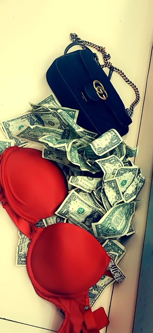 I deserve ALL your money!!!  Findom finsub paypig cashmeet walletdrain https://t.co/mJm8C8SPAP