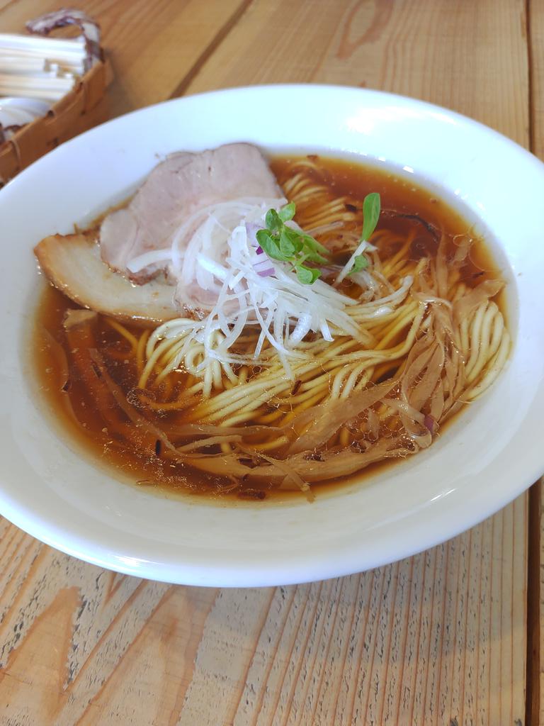 omo20005's tweet photo. 流山市初石　The Noodles &amp; Saloon Kiriya
煮干ソバ特製トッピング✨
二日酔いに👍️
ごちそう様でした✨

 https://t.co/nobByBbOYs https://t.co/e3jLjm5gVc
