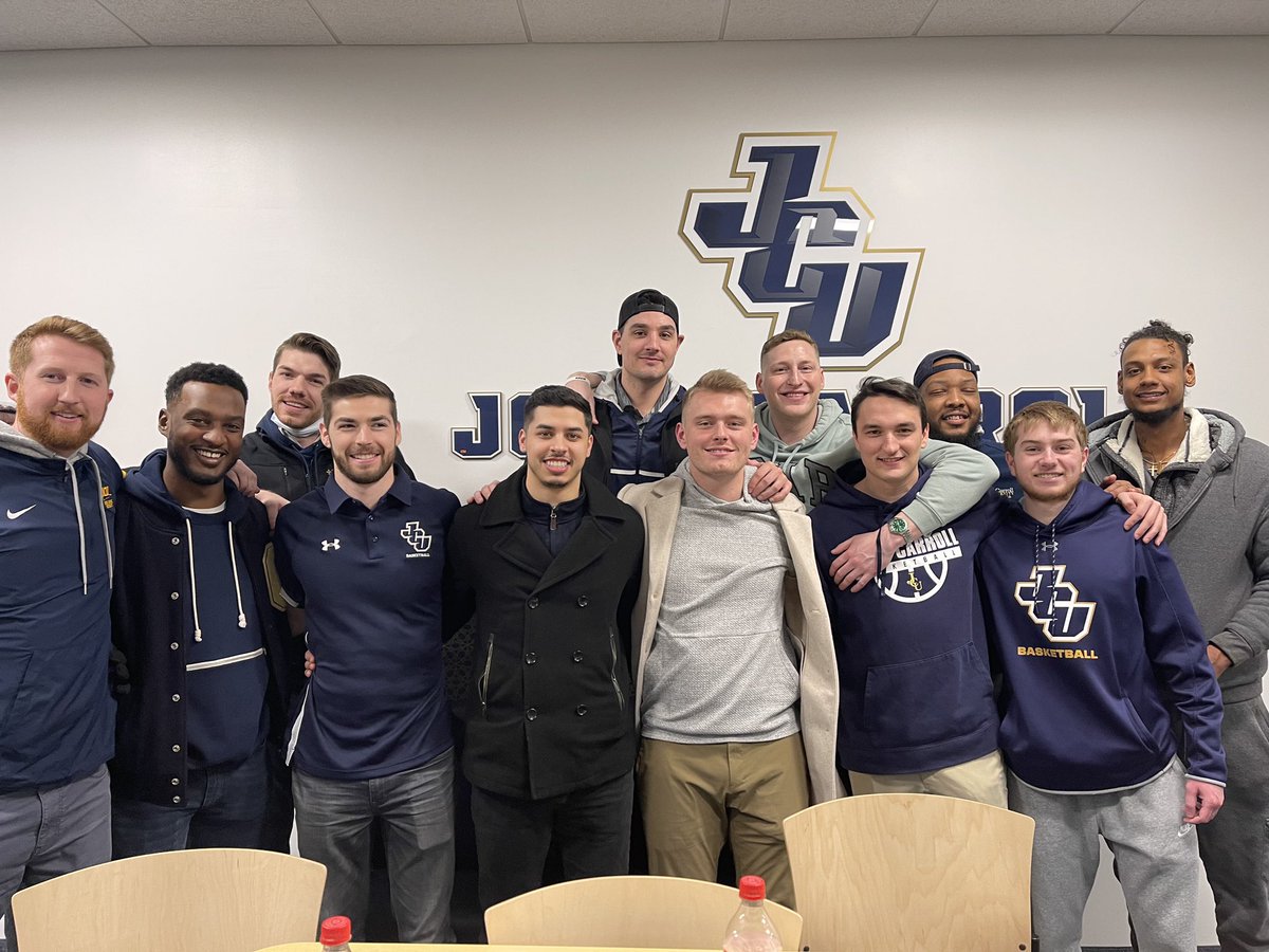 JCUMensHoops's tweet photo. Thank you to all our @JCUAlumni who came out to today’s game! We’re grateful to have had such wonderful men come through our program. A special thank you to @jcuhoopsvoice for being the greatest PA announcer in the country!! #GoStreaks⚡️ #MenOfCarroll https://t.co/a9VoUth08B