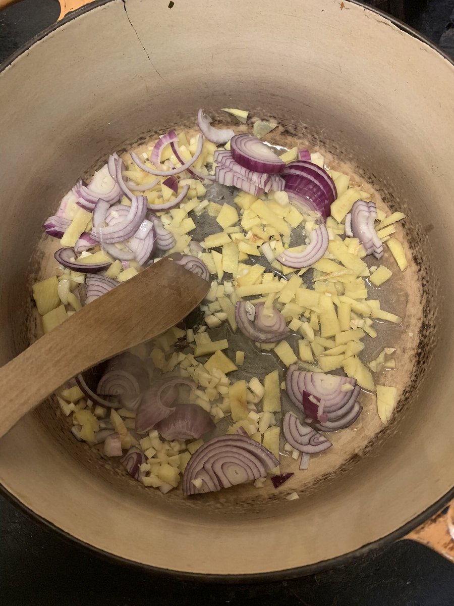 paulinedaniels's tweet photo. Friday night supper.. #paulineskitchen #vietnamesechicken #fridaynightsupper https://t.co/j11YSCG8Qf