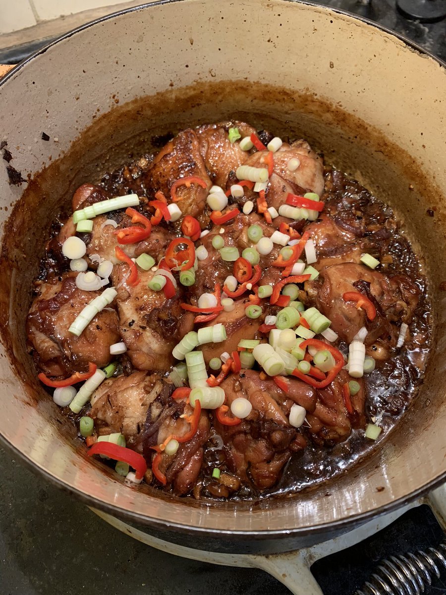 paulinedaniels's tweet photo. Friday night supper.. #paulineskitchen #vietnamesechicken #fridaynightsupper https://t.co/j11YSCG8Qf