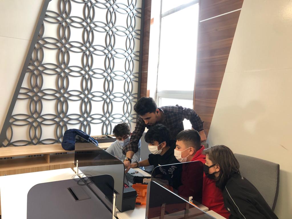 ETÜ Kristal Girişimcilik Merkezinde Bilim Teknik Koleji Öğrencilerine IEEE ETÜ Yönetim Kurulu olarak kodlama ve donanım eğitimleri vermeye ve gelecek nesillerimizi yetiştirmeye devam ediyoruz...
IEEE ile Kalın...
<a href="/etu_sks/">ETÜ SKS</a> <a href="/etukurumsal/">Erzurum Teknik Üniversitesi</a> 
<a href="/EtuKristal/">Etü Kristal</a> <a href="/NemFlora/">NemFlora</a> <a href="/Harmopower/">Harmopower Bilişim ve Danışmanlık</a>