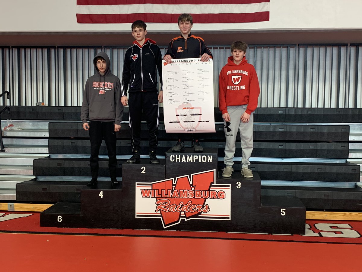 GrinnellWrestl1's tweet photo. Dylan Heater, CHAMP
Brayden Graff, Runner up
Logan McDonald, Runner up https://t.co/9TfkIbmEwM