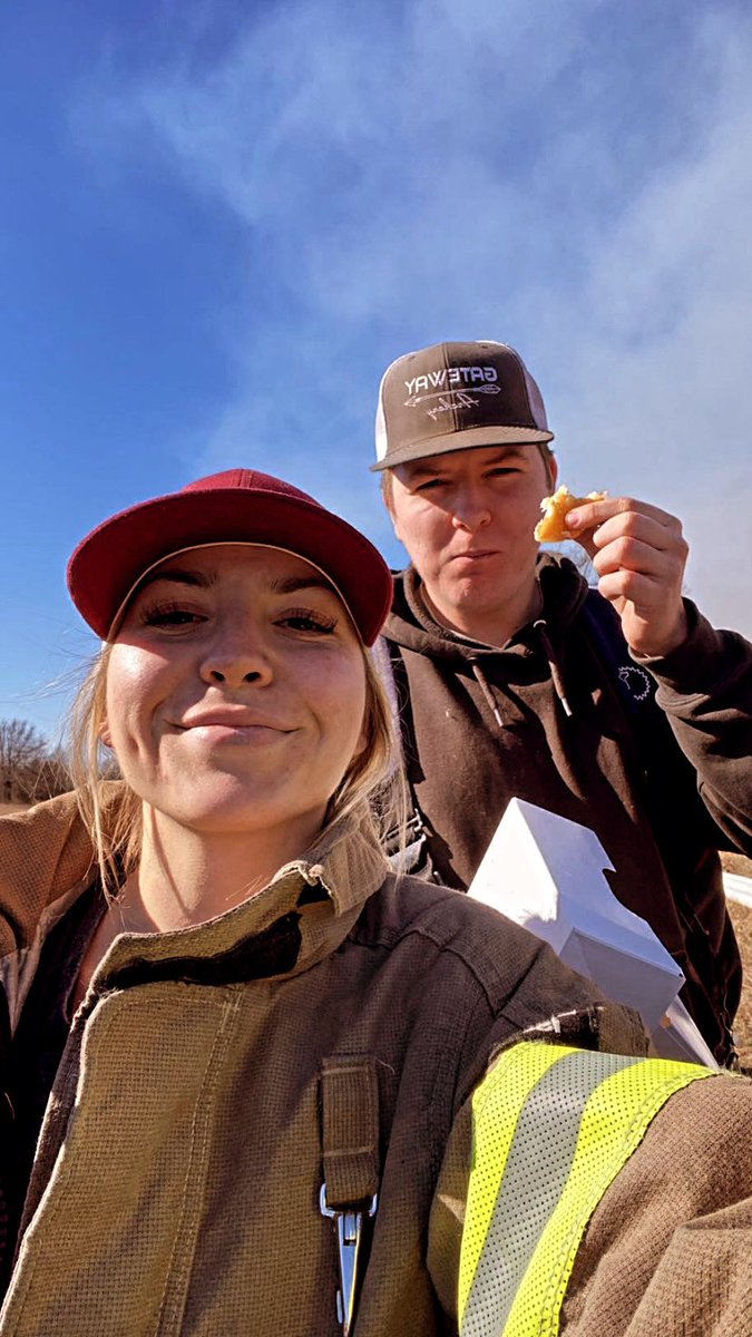 allye_june's tweet photo. Out here just tryin to make a hand
#controlburn https://t.co/FbbjNEwumv