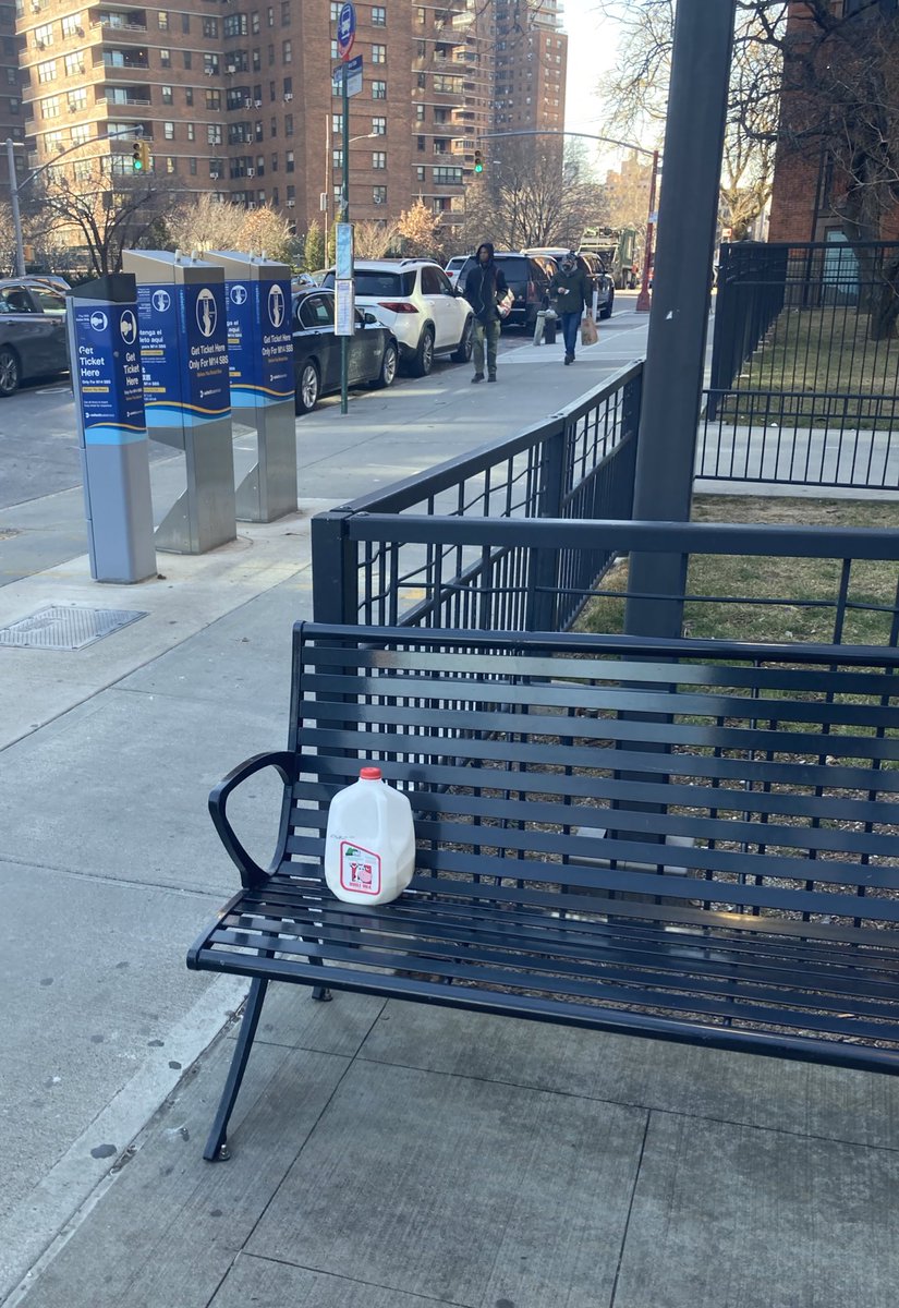 jedoelbaum's tweet photo. #streetmilk https://t.co/ktL5Jg3XCJ