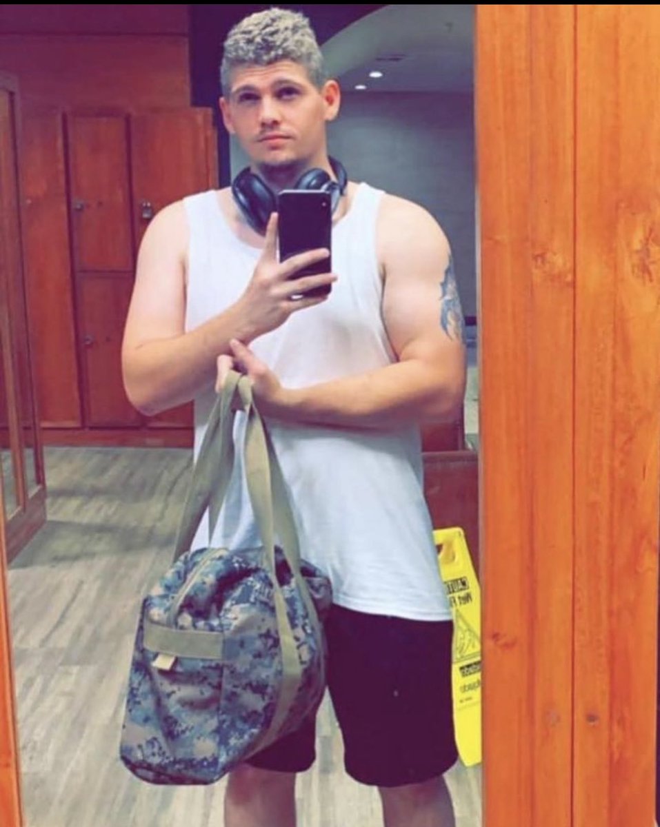 AaronHollidayy's tweet photo. Wyd twitter https://t.co/RvjSxYG2QH