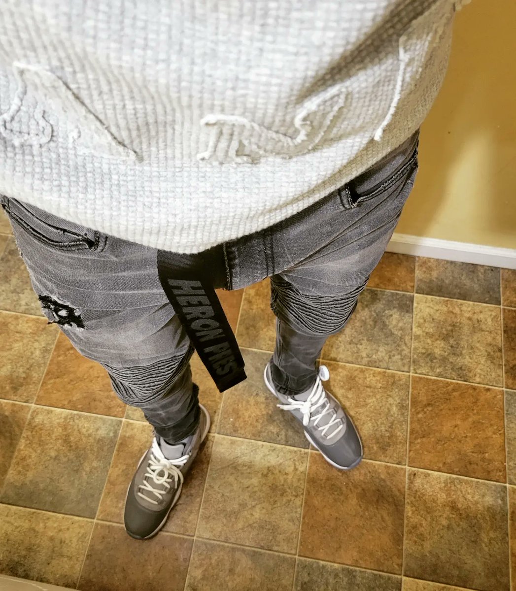 B0ILS's tweet image. Talking to me but you cant be,i got a switch so you know that it aint sweet!🥱